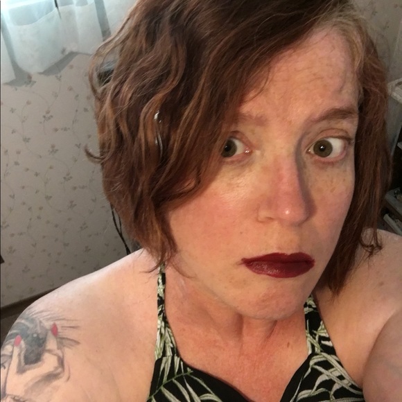 Meet your Posher, Amy - Picture 3 of 3